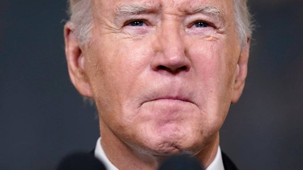US-Präsident Joe Biden spricht im State Dining Room des Weißen Hauses auf einer Pressekonferenz zur Lage nach dem Hamas-Großangriff auf Israel. Foto: Evan Vucci/AP