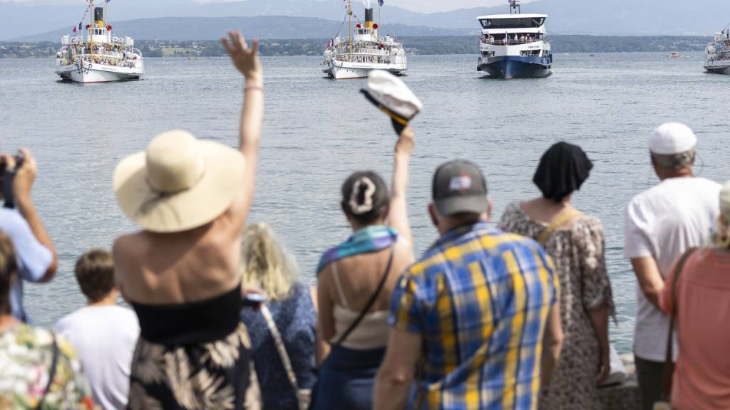 Tausende erfreuten sich am Sonntag an der Schiffsparade auf dem Genfersee.