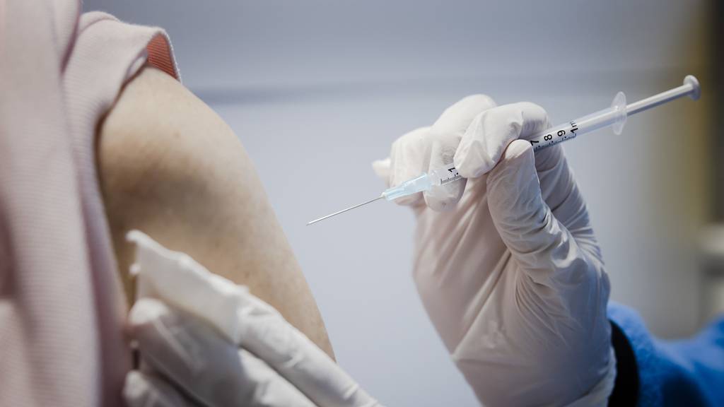 Was kann man gegen die Schmerzen im Arm nach der Impfung tun?