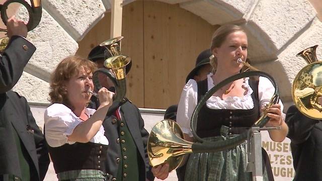 Hunderte an Jagdhornbläserfest