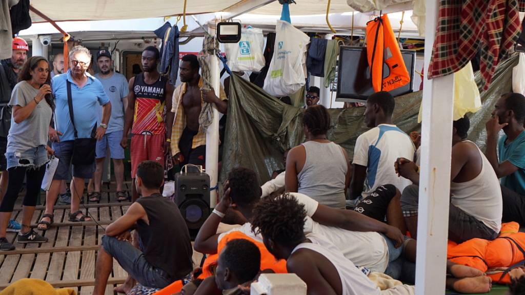 Die tunesischen Behörden haben ein Boot mit 160 Migranten vor der Küste Tunesiens abgefangen. Die Migranten waren auf dem Weg nach Europa. (Archivbild)