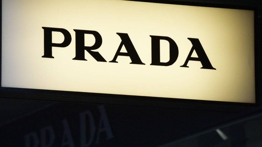 Das Modelabel Prada verzichtet künftig auf Pelze. (Archivbild)
