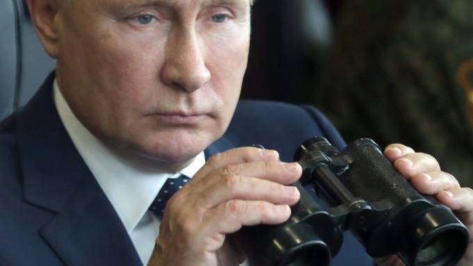 Putin besucht grosses Militärmanöver - Kritik aus dem Baltikum