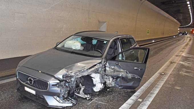 Zwei Verletzte nach Crash in Tunnel