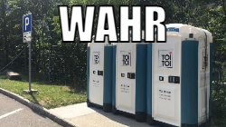 «Eine mobile Toilettenkabine liegt auf der Autobahn», meldete Viasuisse.