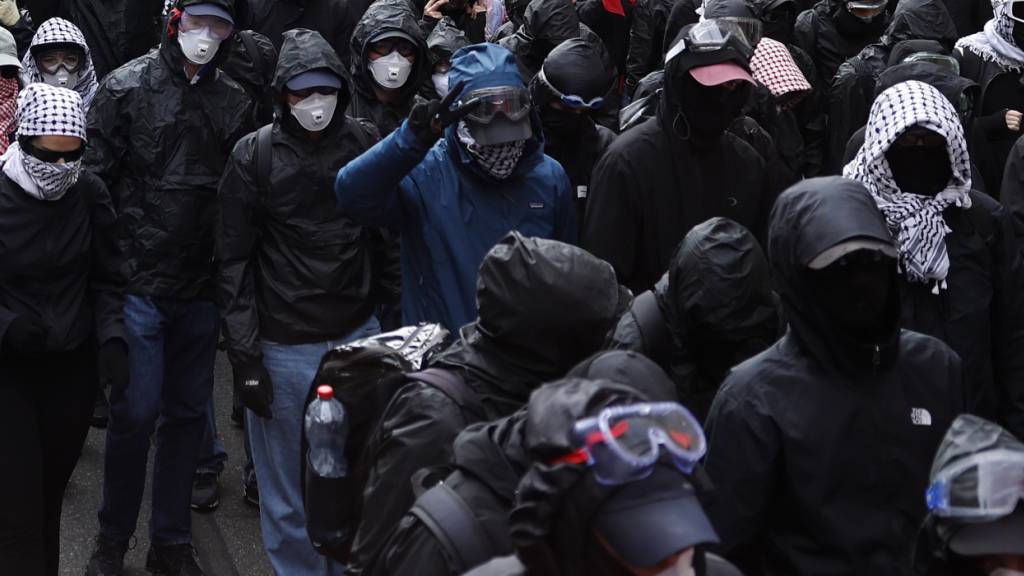 Die Berner Kantonspolizei hat im Rahmen einer Öffentlichkeitsfahndung eine «dringend tatverdächtige» Person identifiziert. (Archivbild)