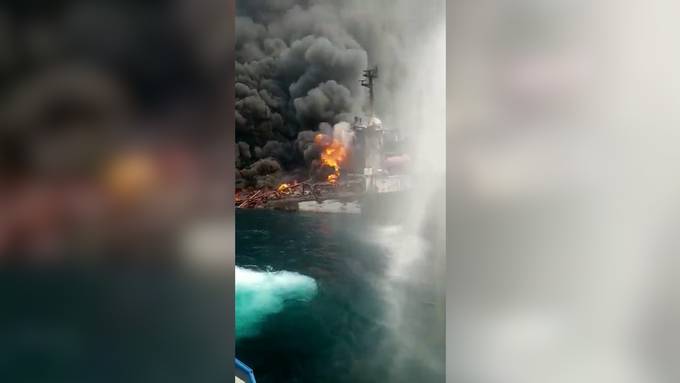 Öltanker vor der Küste Nigerias explodiert und gesunken