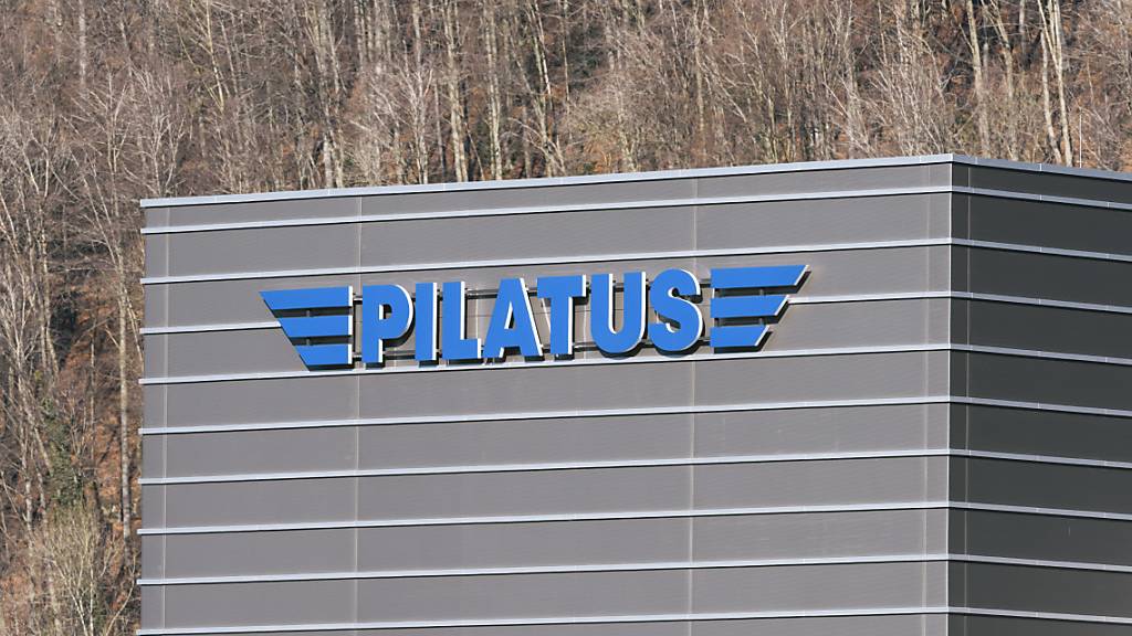 Die Pilatus-Flugzeugwerke haben im Zusammenhang mit ihren Dienstleistungen für den Unterhalt von PC-21-Flugzeugen in Saudi-Arabien nicht gegen die Meldepflicht verstossen. (Archivbild)