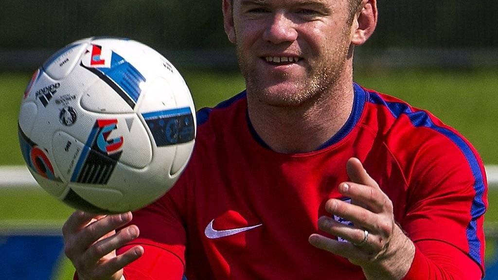 Treue Seele: Englands Captain Wayne Rooney kann sich in England keinen anderen Verein als Manchester United oder seinen Ausbildungsklub Everton vorstellen