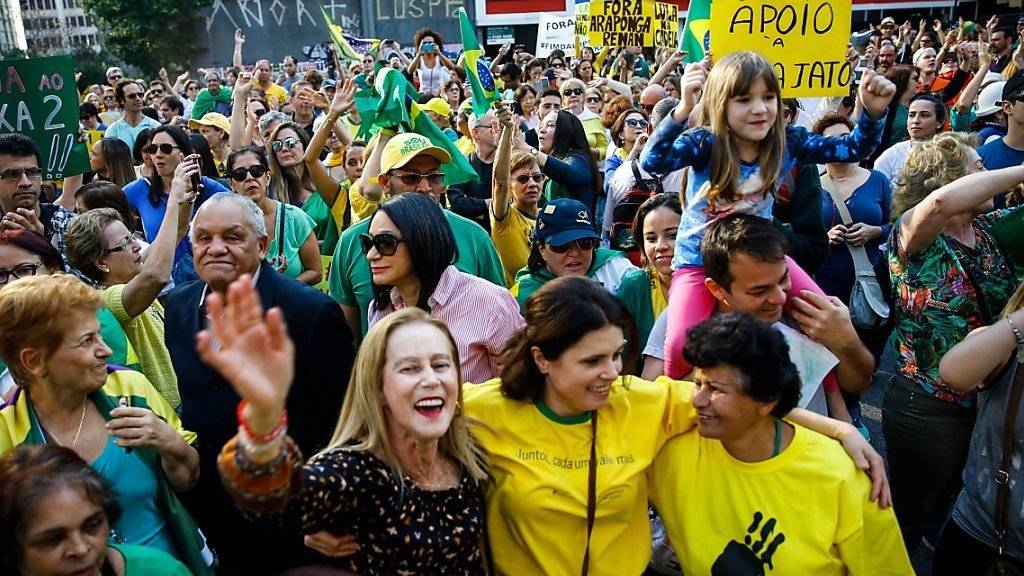 Demonstrationen gegen Korruption in Brasilien: Jüngster Fall ist die vorläufige Amtsenthebung des Senatspräsidenten. (Archivbild)