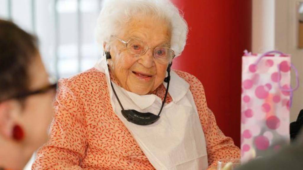 Nina Hofer bei ihrem 110. Geburtstag am 28. November letzten Jahres im Altersheim in Kriens LU.