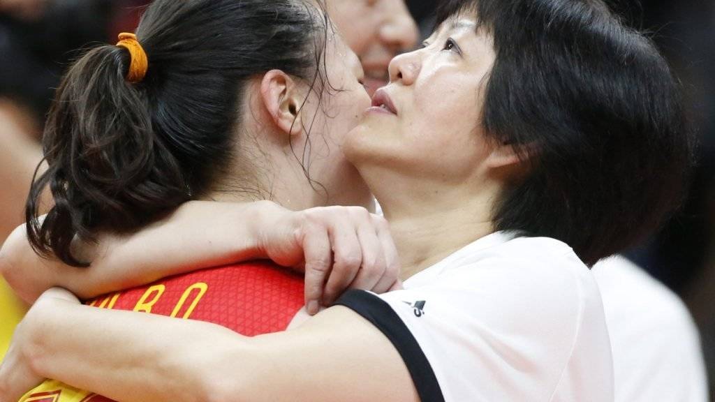 Lang Ping (rechts) führte Chinas Volleyballerinnen zum Olympiasieg