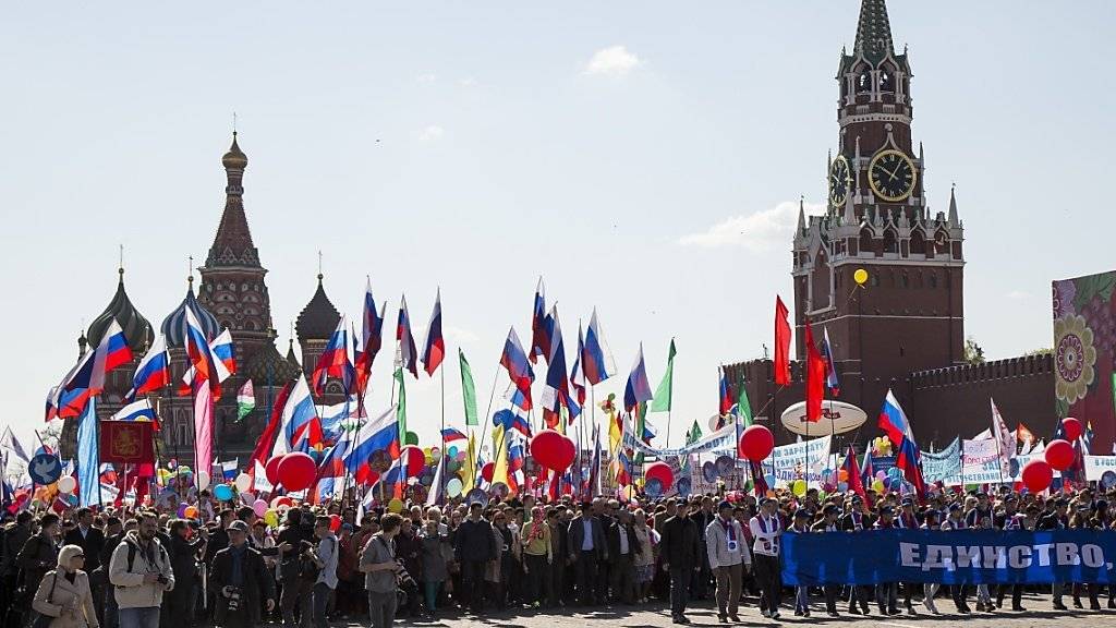 Die 1. Mai-Parade auf dem Roten Platz in Moskau.
