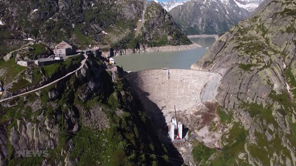  Jahrhundertbauwerk am Grimselsee