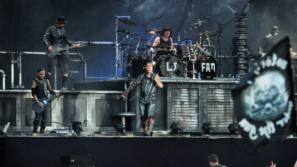 Rammstein: Menschen mit Sehbehinderung dürfen Bühne ertasten