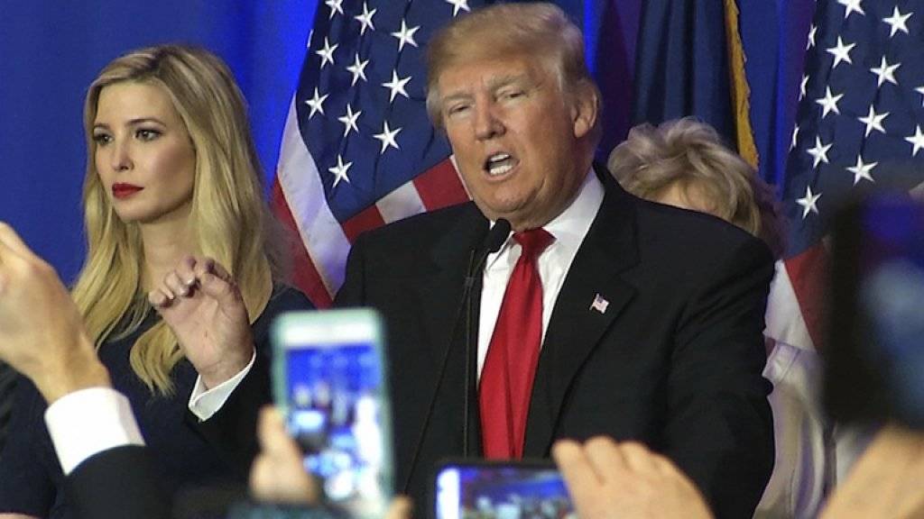 Donald Trump und Tochter Ivanka an einer Wahlveranstaltung. (Archivbild)