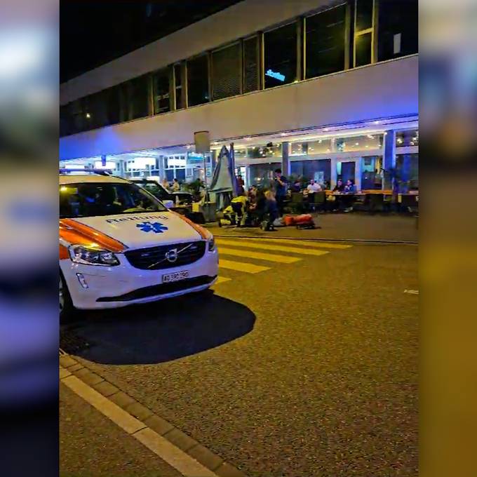Auto fährt in Gäste vor der «Almodo Bar» – zwei Frauen verletzt