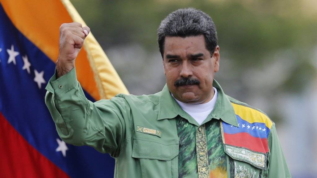 Präsident Maduro hat alles unternommen, damit ihm in Venezuela politisch niemand gefährlich werden kann: entweder sitzen Rivalen und Gegner im Gefängnis, oder sie sind geflohen. Die Tausenden, die ebenfalls täglich aus dem Land fliehen, können mit dem Sozialismus à la Maduro nicht viel anfangen.
