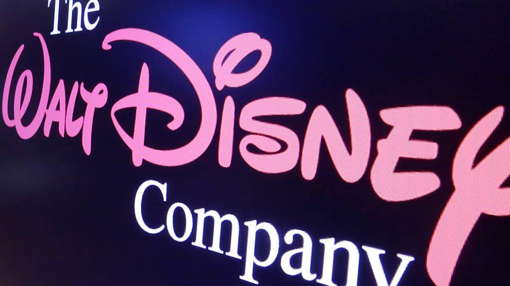 Nach Netflix will auch Disney bei seinem Videostreaming-Dienst dem Teilen von Accounts über den eigenen Haushalt hinaus einen Riegel vorschieben. Dies kündigte Disney-Chef Bob Iger am Mittwoch für das kommende Jahr an, ohne nähere Details zu nennen.