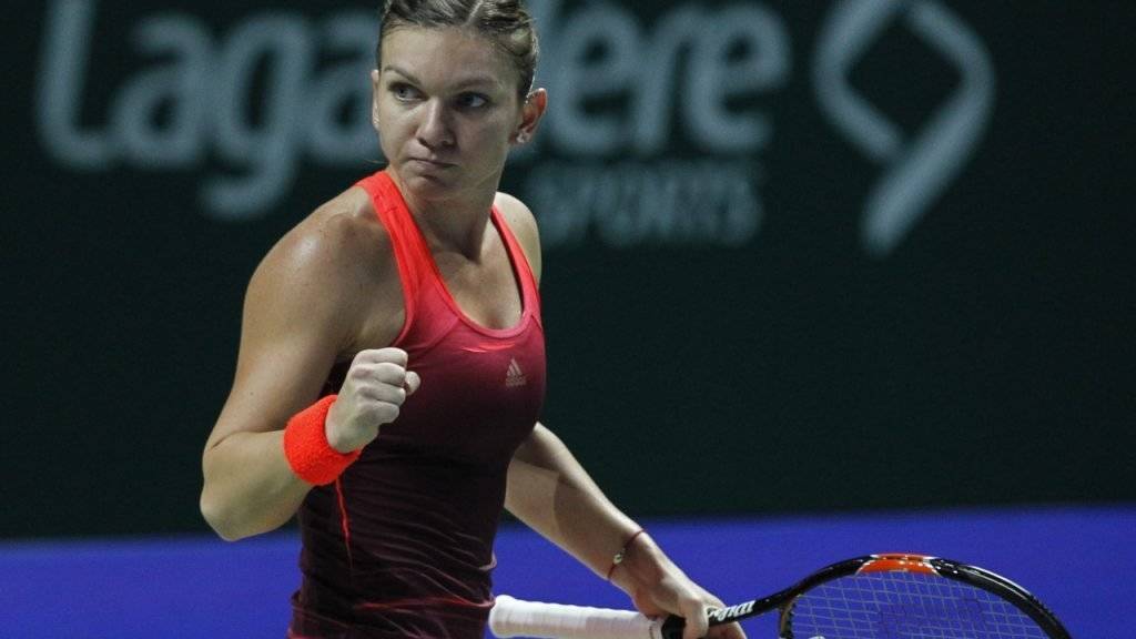 Die Rumänin Simona Halep (WTA 2) gewinnt zum Auftakt des WTA-Masters in Singapur gegen die Italienerin Flavia Pennetta (WTA 8) locker in zwei Sätzen