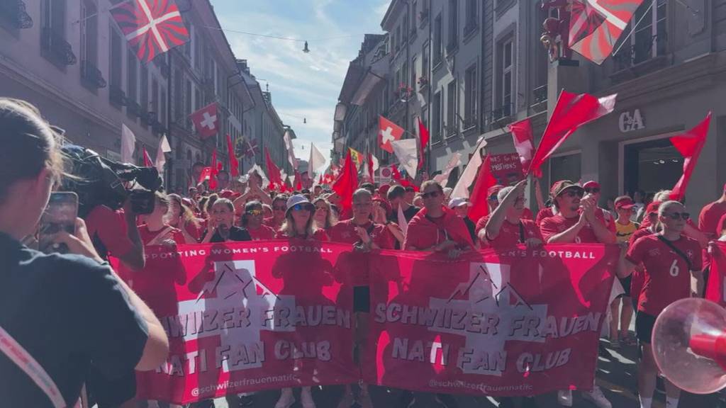 Euphorie der Schweizer Fussballfans bereits vor dem Match gross