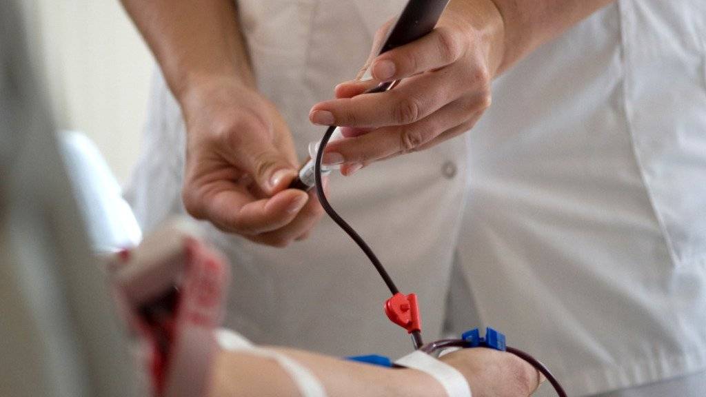 Spenderblut von Menschen mit Blutgruppe 0 negativ ist besonders gefragt. (Symbolbild)