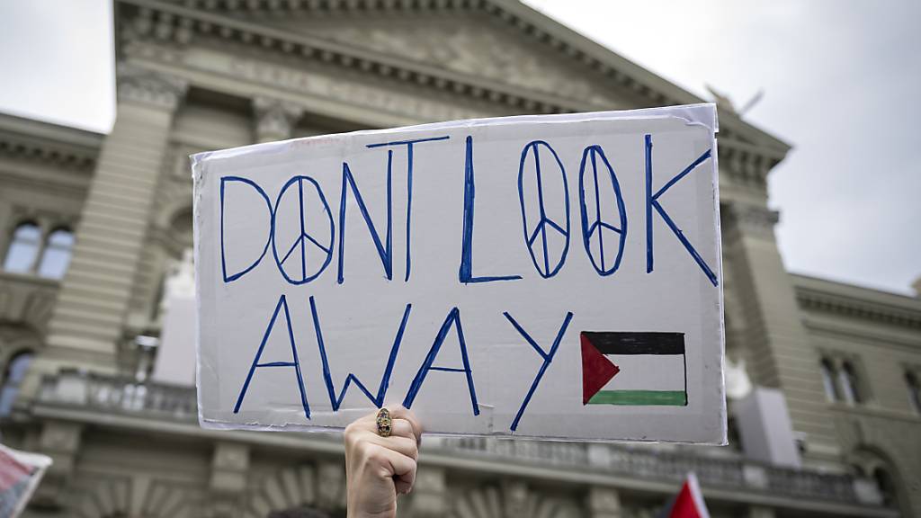 Auf dem Bundesplatz soll es bis Weihnachten keine Grosskundgebungen mehr geben. (Archivbild)