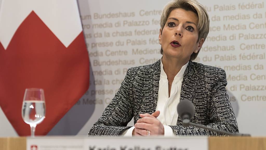 Justizministerin Karin Keller-Sutter gab am Samstag bekannt, dass die Schweiz einen Polizei-Attaché in London habe und ein Polizeiabkommen mit Grossbritannien anstrebe. (Archivbild)