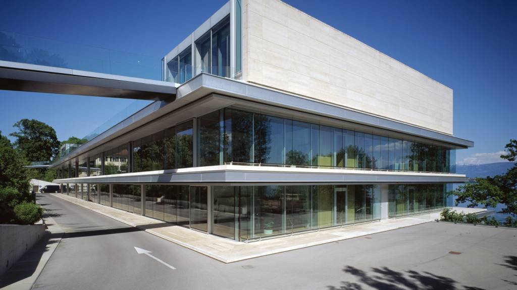 Die UEFA verteilt Bussen an mehrere europäische Spitzenklubs