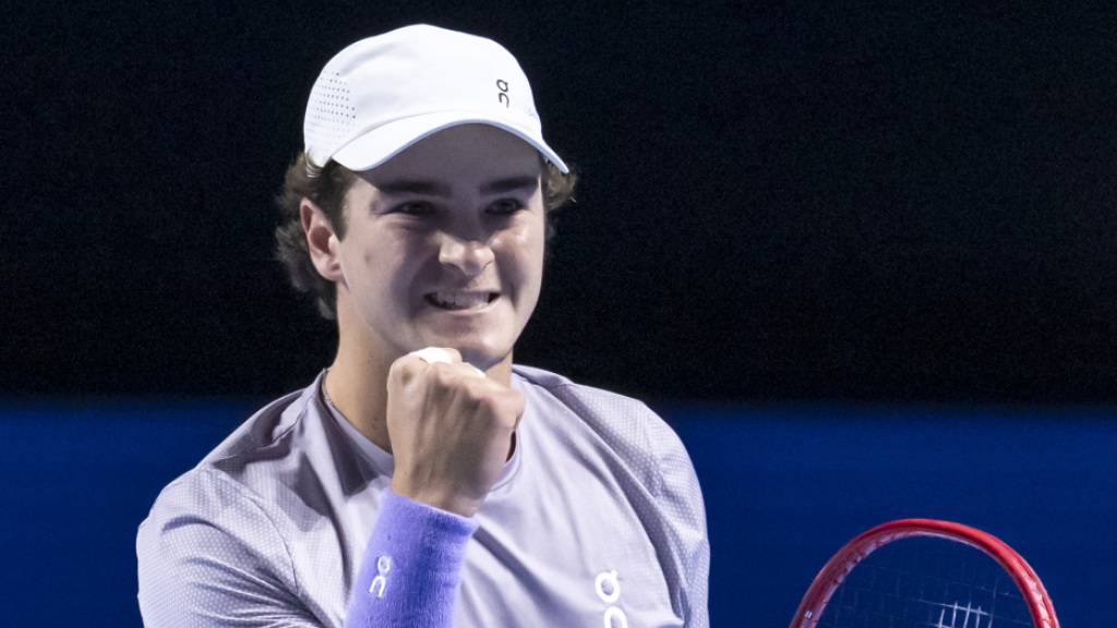 Fühlt sich in der Basler St. Jakobshalle, dem einstigen Heimcourt seines Idols Roger Federer, pudelwohl: der brasilianische Teenager João Fonseca