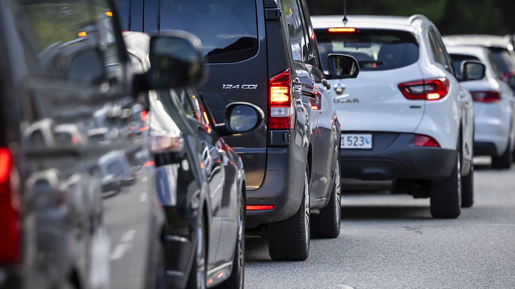 Wieder zehn Kilometer Stau vor dem Gotthard-Nordportal