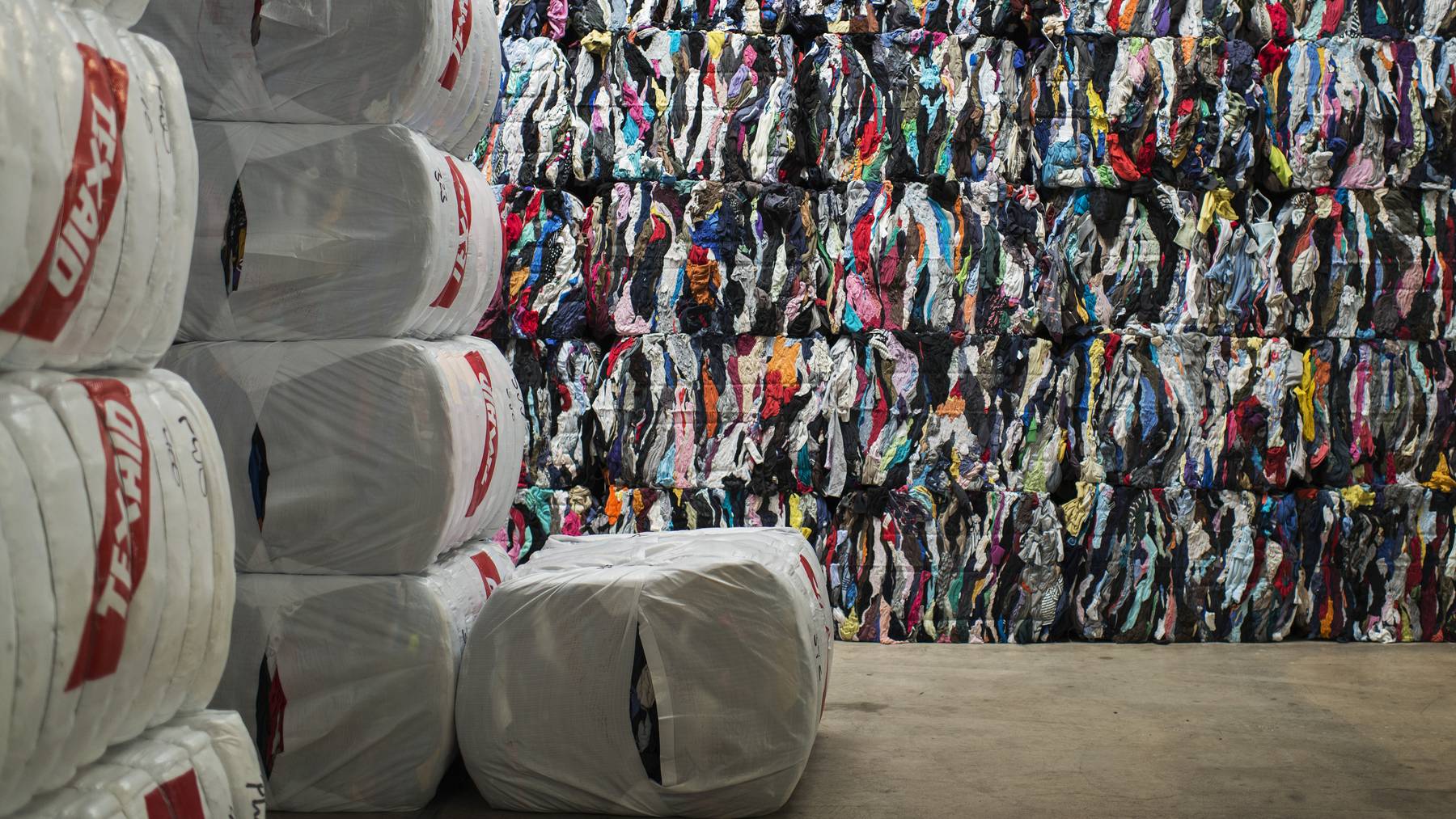 Sinkende Qualität bei Textilien erschwert das Recycling.