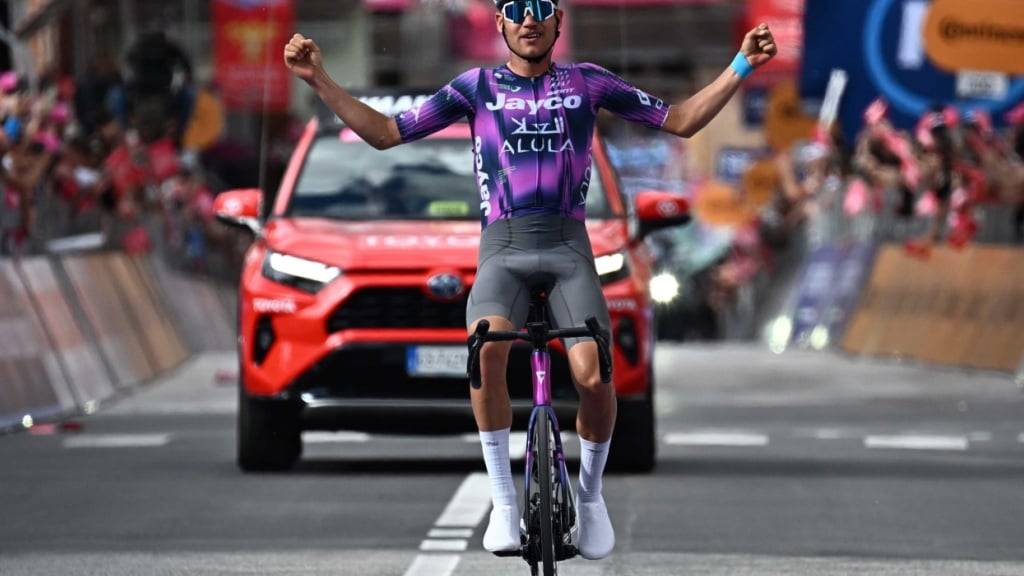 Luke Plapp aus Australien gewinnt die 8. Etappe des Giro d'Italia