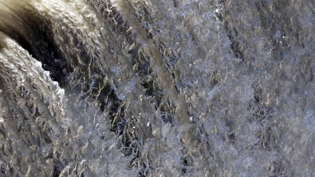 Schwellen sind gefährliche Flusshindernisse (Themenbild). Im bernischen Kirchberg wurde eine Schwelle einem afghanischen Mann zum Verhängnis.