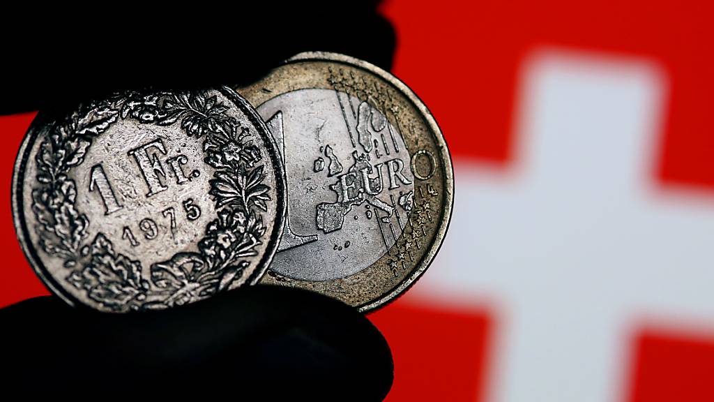 Erstmal seit sechs Monaten: Euro kostet wieder über 1 Franken