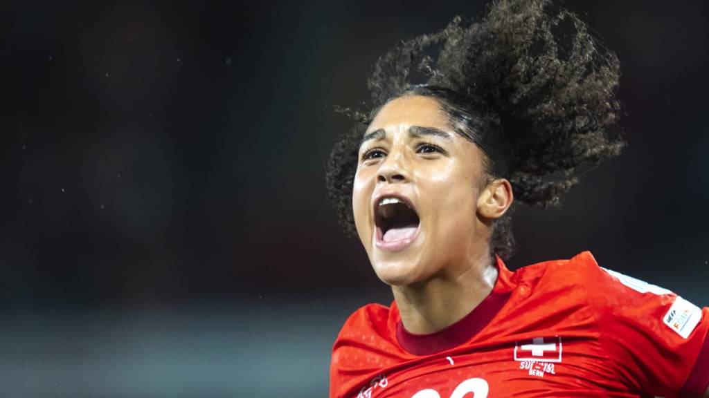 Sydney Schertenleib muss im Testspiel von Barcelona früh ausgewechselt werden