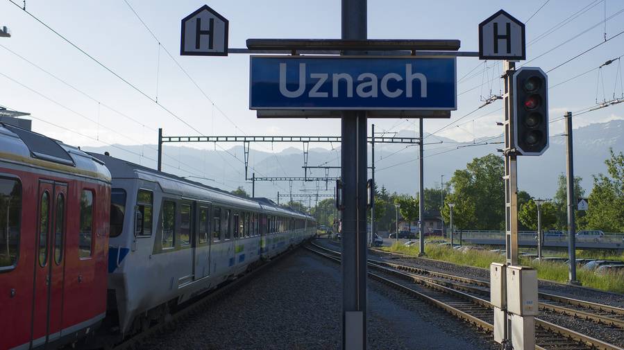 Am Dienstagmorgen brauchte es am Bahnhof in Uznach Geduld: Der Bahnverkehr war während mehr als zwei Stunden unterbrochen. (Archivbild)