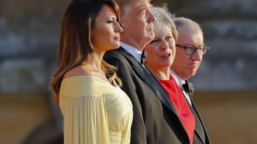 First Lady Melania Trump, US-Präsident Donald Trump, die britische Premierministerin Theresa May und ihr Mann Philip May während der Ankunftszeremonie beim Blenheim Palace.