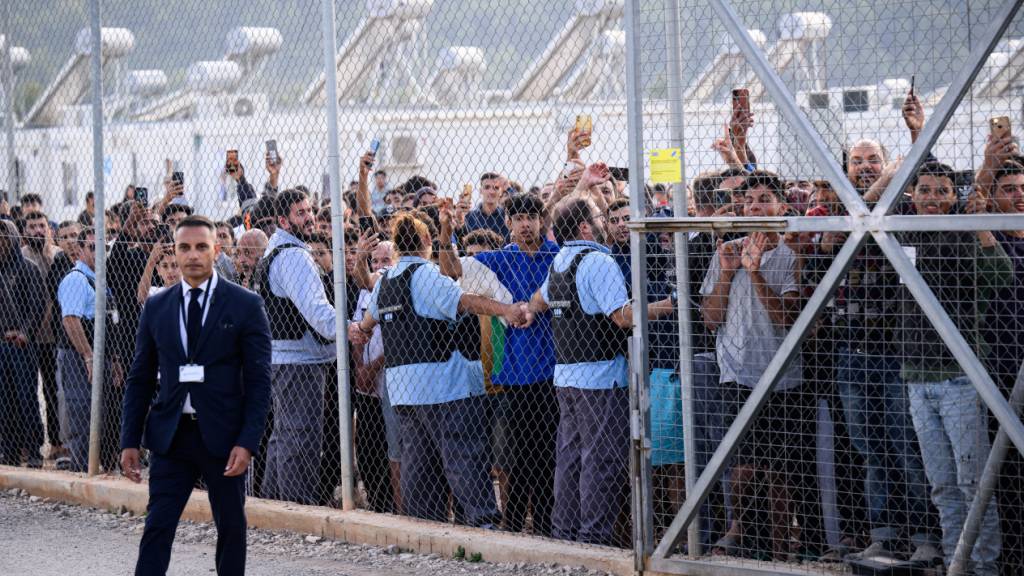 ARCHIV - Bewohner des Flüchtlingslagers in Malakasa, nördlich von Athen. Foto: Bernd von Jutrczenka/dpa