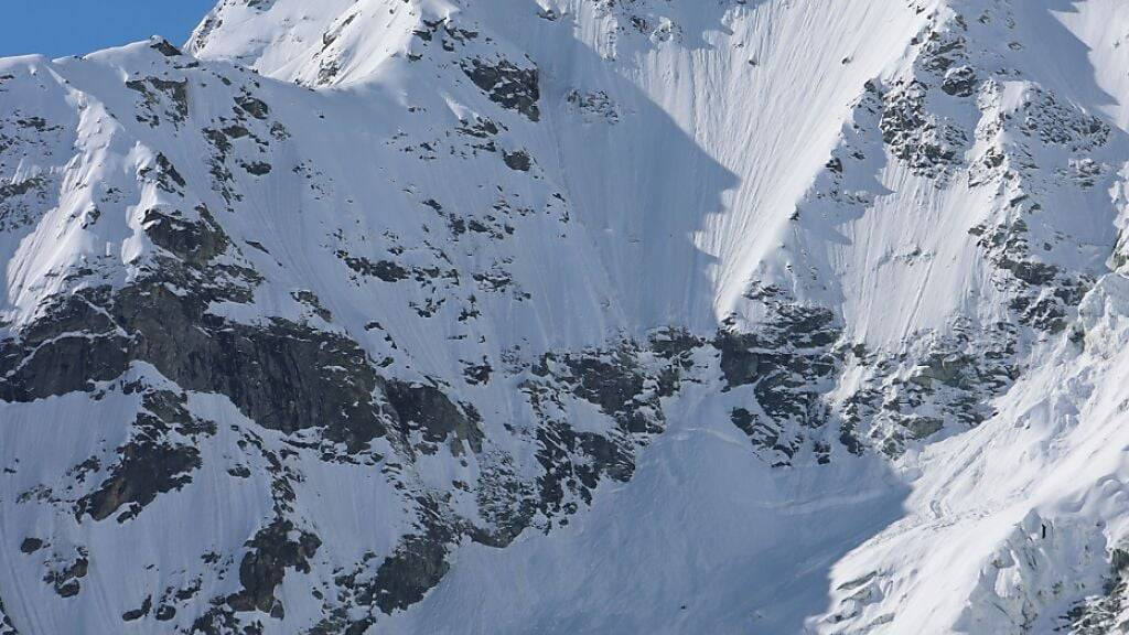 Der Pigne d'Arolla ist ein fast 3800 Meter hoher Gipfel zwischen Matterhorn und Grand Combin.