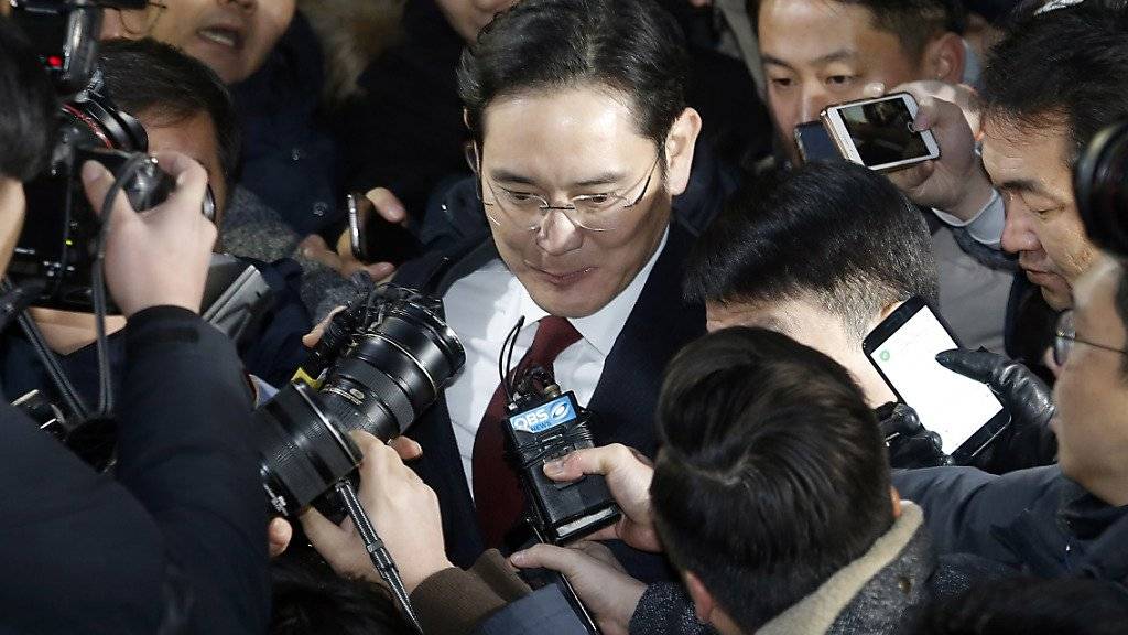 In Südkorea haben die Ermittler Haftbefehl gegen den Erben des Samsung-Konzerns, Lee Jae Yong, beantragt. (Archivbild)