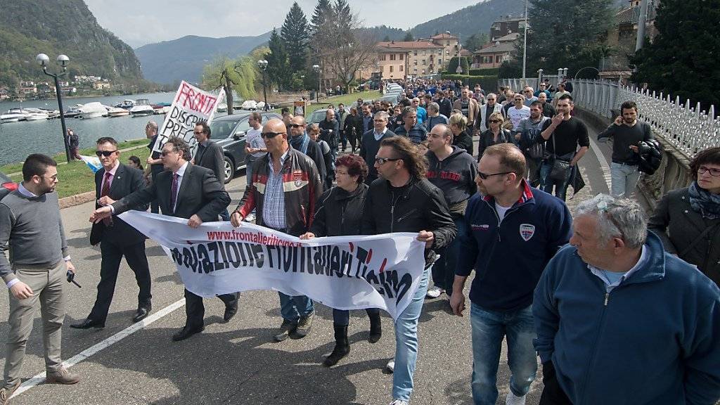 Lavena Ponte Tresa stand schon im April im Brennpunkt. Damals demonstrierten 500 Grenzgänger in der italienischen Grenzgemeinde für ihre Interessen. (Archiv)