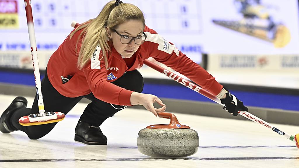 Erfolgreicher EM-Auftakt für die Schweizer Curlerinnen und Curler