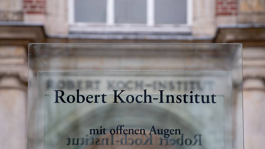 Der Eingang zum Robert Koch-Institut (RKI) in Berlin. Foto: David Hutzler/dpa