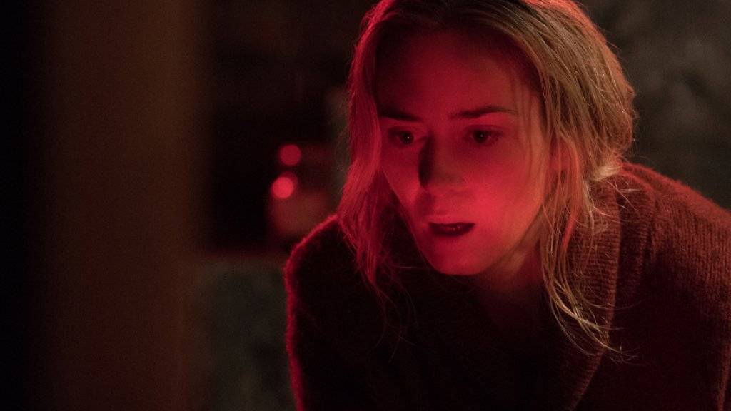 Emily Blunt in einer Szene von «A Quiet Place». Der Horrorfilm von John Krasinski eroberte am Wochenende vom 19. bis 22. April 2018 den ersten Platz bei den US-Kinocharts zurück. (Archiv)