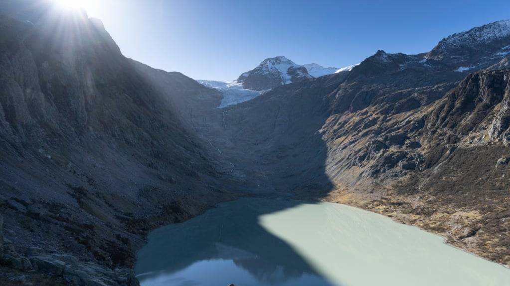 Der Triftgletscher und der Triftsee im Kanton Bern. Unter anderem hier soll in naher Zukunft ein Wasserkraftwerk gebaut werden. (Archivbild)