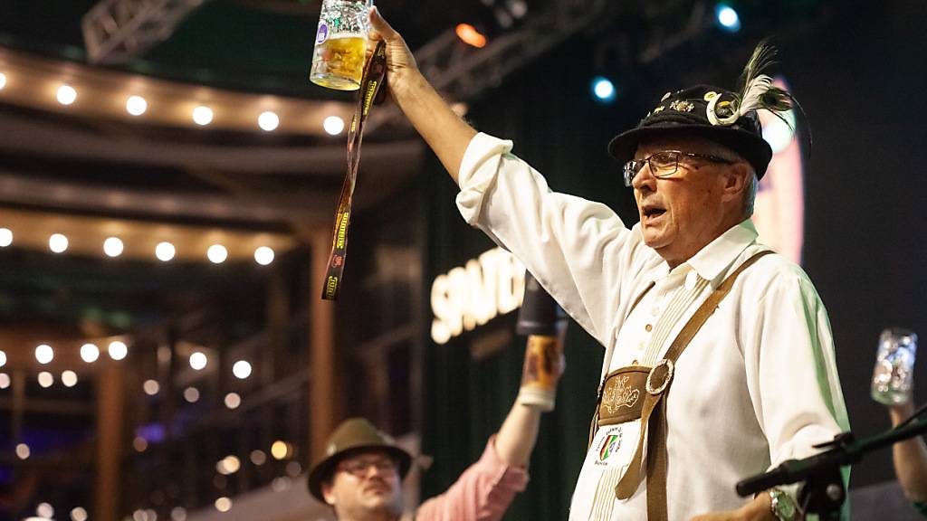 Blasmusik statt Samba: Brasiliens Oktoberfest in Blumenau eröffnet