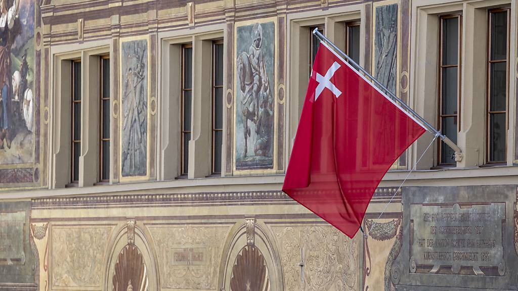 Die Schwyzer Regierung plant Steuerentlastungen für natürliche Personen im Umfang von 43 Millionen Franken. (Symbolbild)