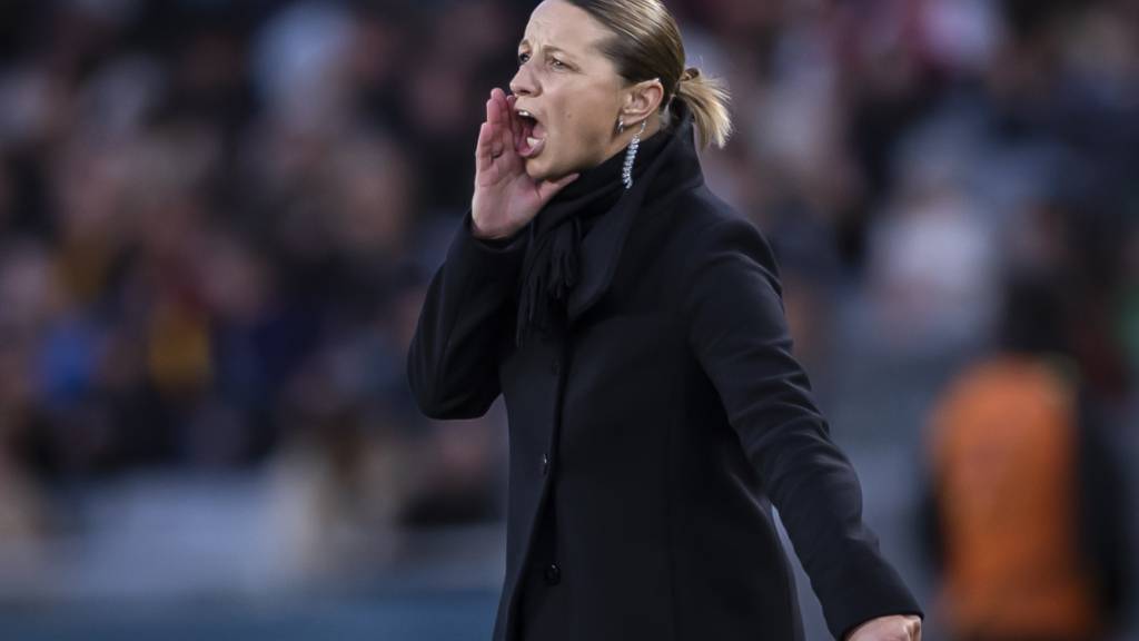 Inka Grings will sich mit ihrem Team aufs Sportliche konzentrieren