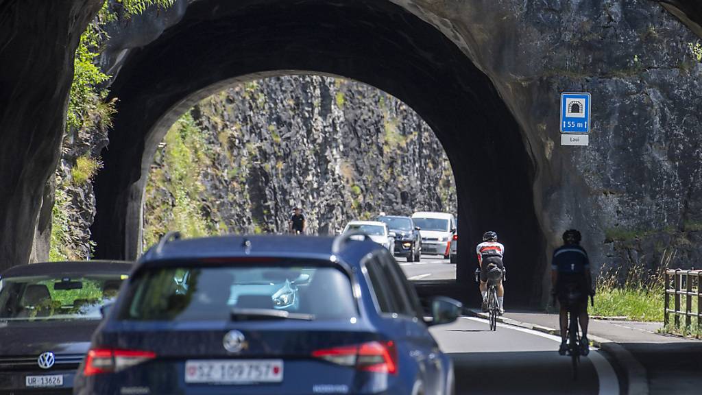 Astra schreibt Veloverlad-Shuttle auf Axenstrasse aus